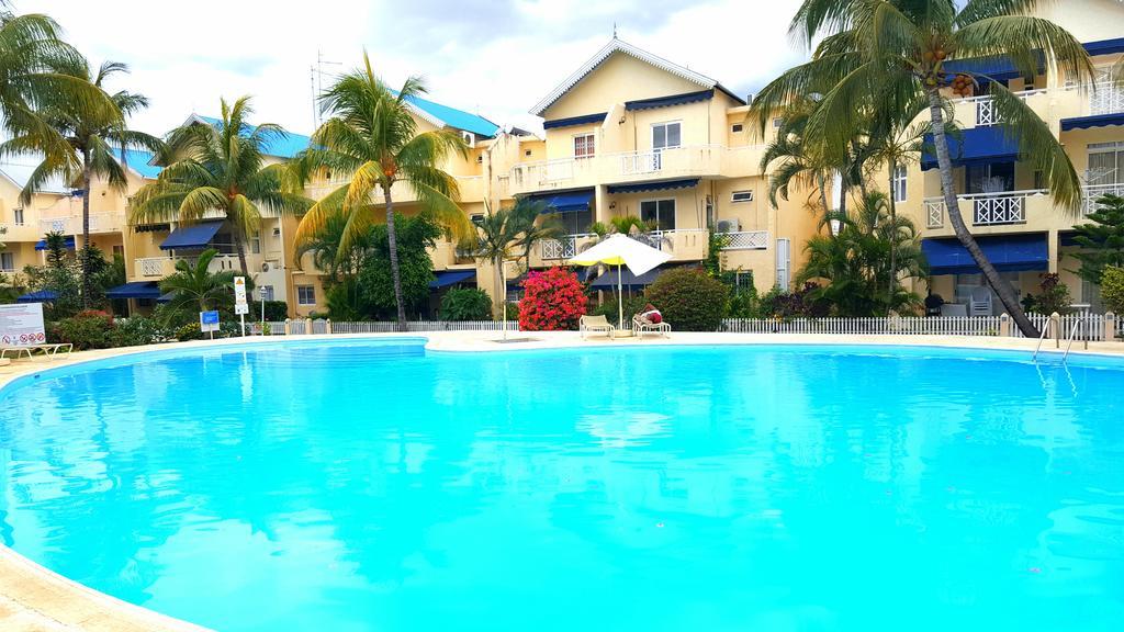 Villa In Le Tamier, 4 Bedrooms, 300M Flic En Flac Beach エクステリア 写真