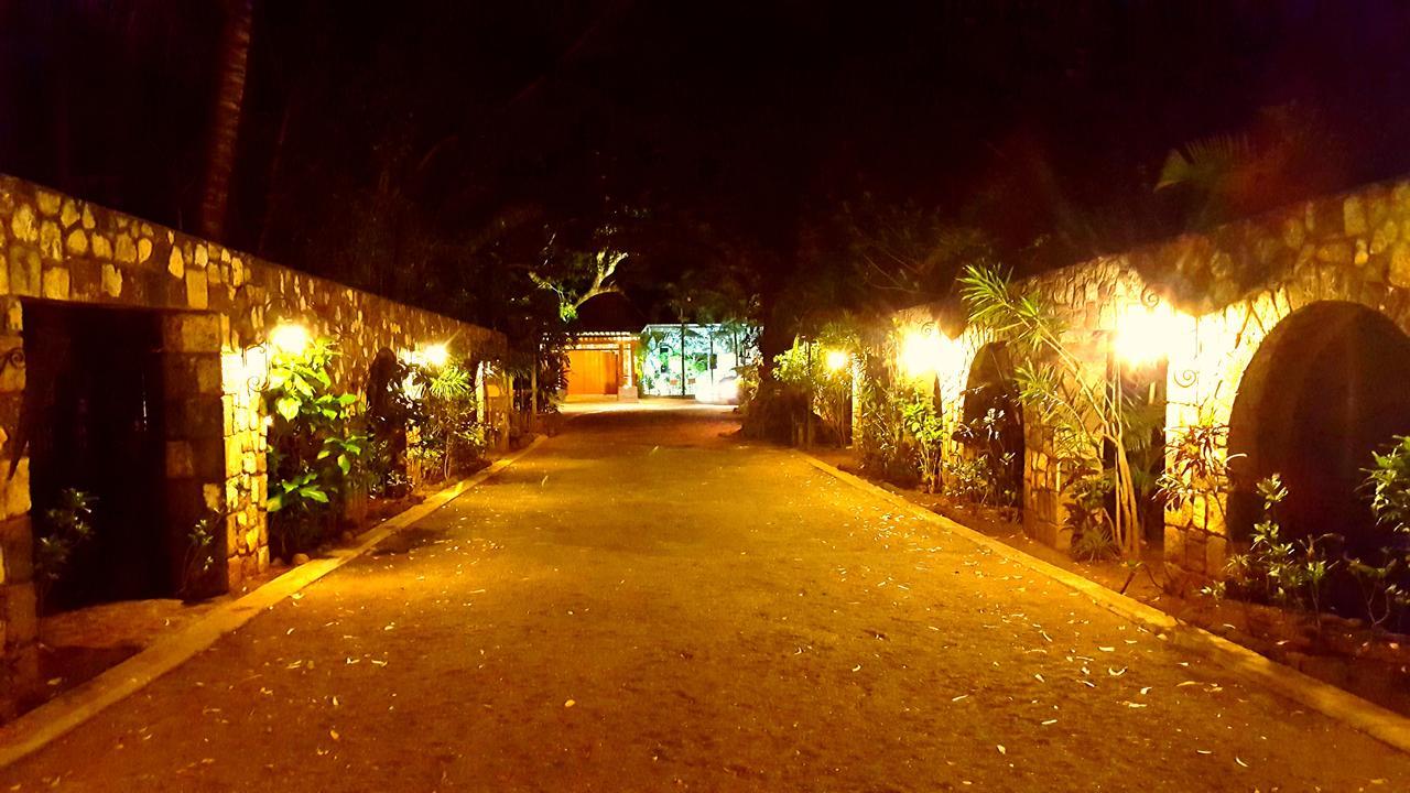 Villa In Le Tamier, 4 Bedrooms, 300M Flic En Flac Beach エクステリア 写真