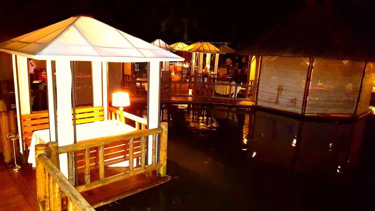 Villa In Le Tamier, 4 Bedrooms, 300M Flic En Flac Beach エクステリア 写真